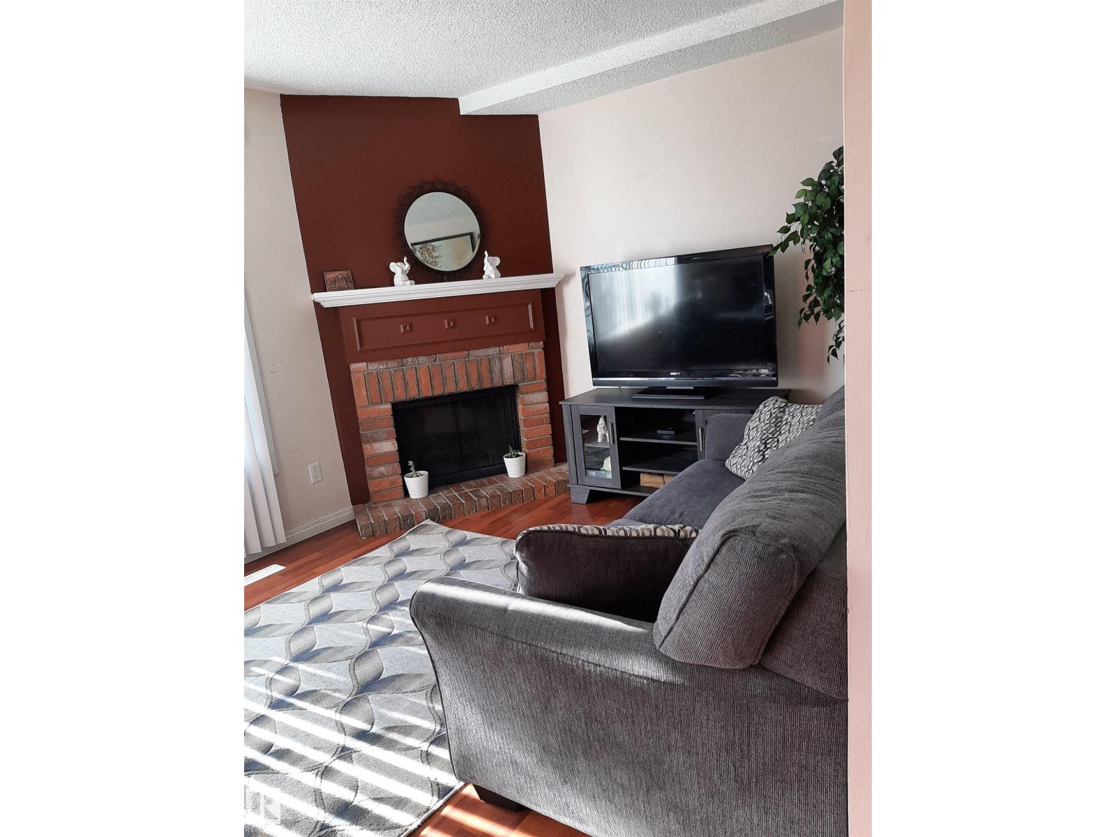 1068 Lakewood Rd N Nw, Edmonton, Alberta  T6K 3T7 - Photo 12 - E4455771