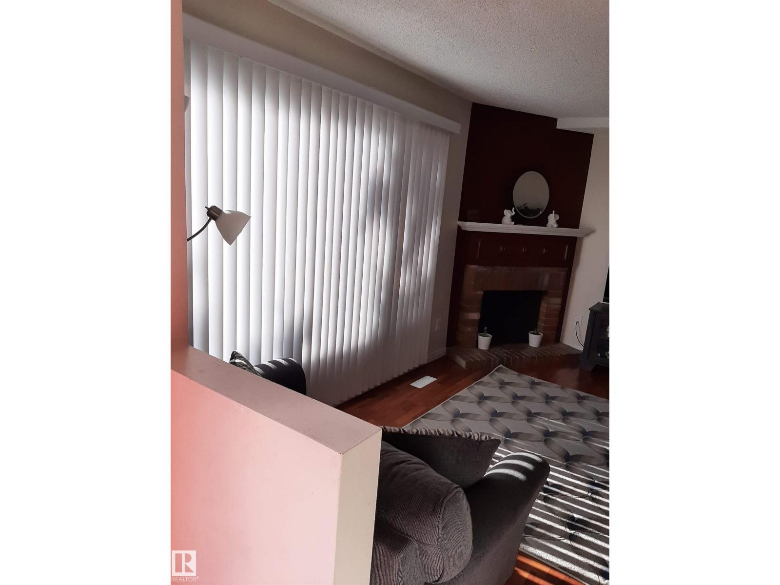 1068 Lakewood Rd N Nw, Edmonton, Alberta  T6K 3T7 - Photo 6 - E4455771