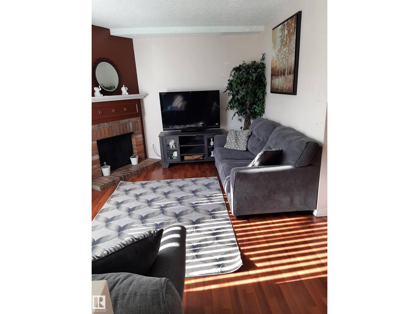1068 Lakewood Rd N Nw, Edmonton, Alberta  T6K 3T7 - Photo 9 - E4455771
