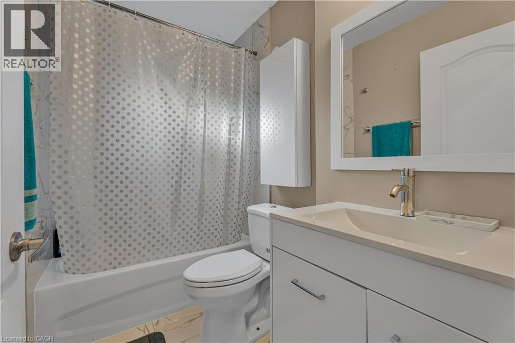 318 East 43rd Street, Hamilton, Ontario  L8T 3C7 - Photo 10 - 40765448