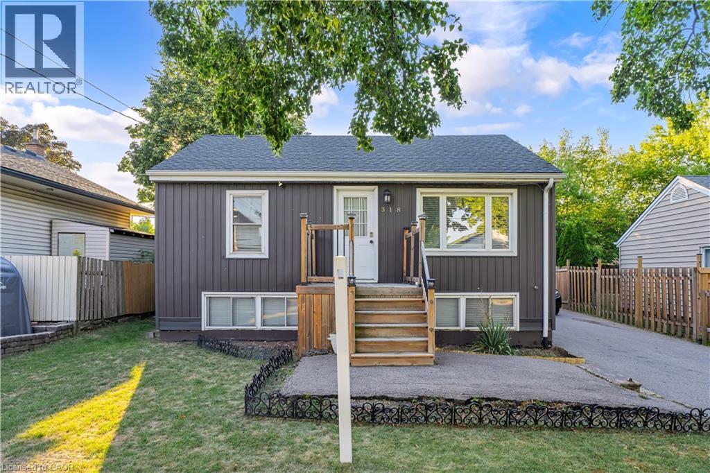 318 East 43rd Street, Hamilton, Ontario  L8T 3C7 - Photo 3 - 40765448