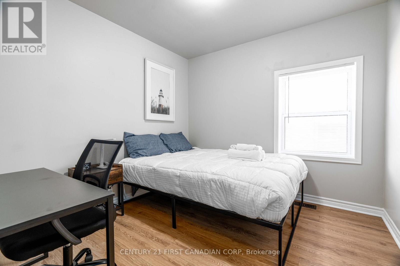 302 Egerton Street, London East, Ontario  N5Z 2G7 - Photo 9 - X12377252