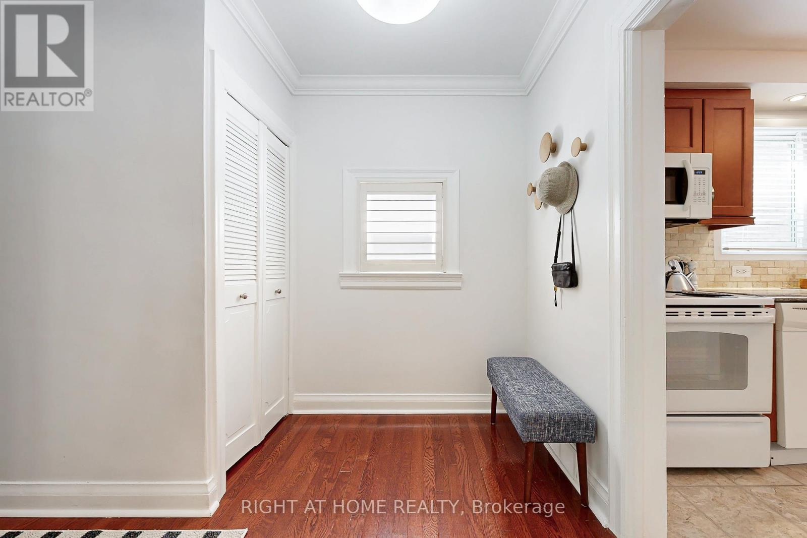 Property at 66 CLIVEDEN AVENUE image 3