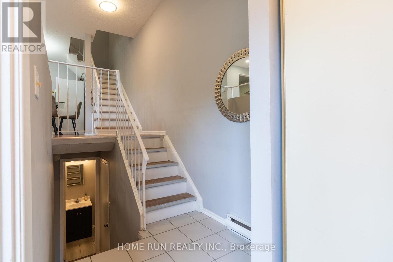 22 - 2610 Draper Avenue, Ottawa, Ontario  K2H 8X8 - Photo 2 - X12377270