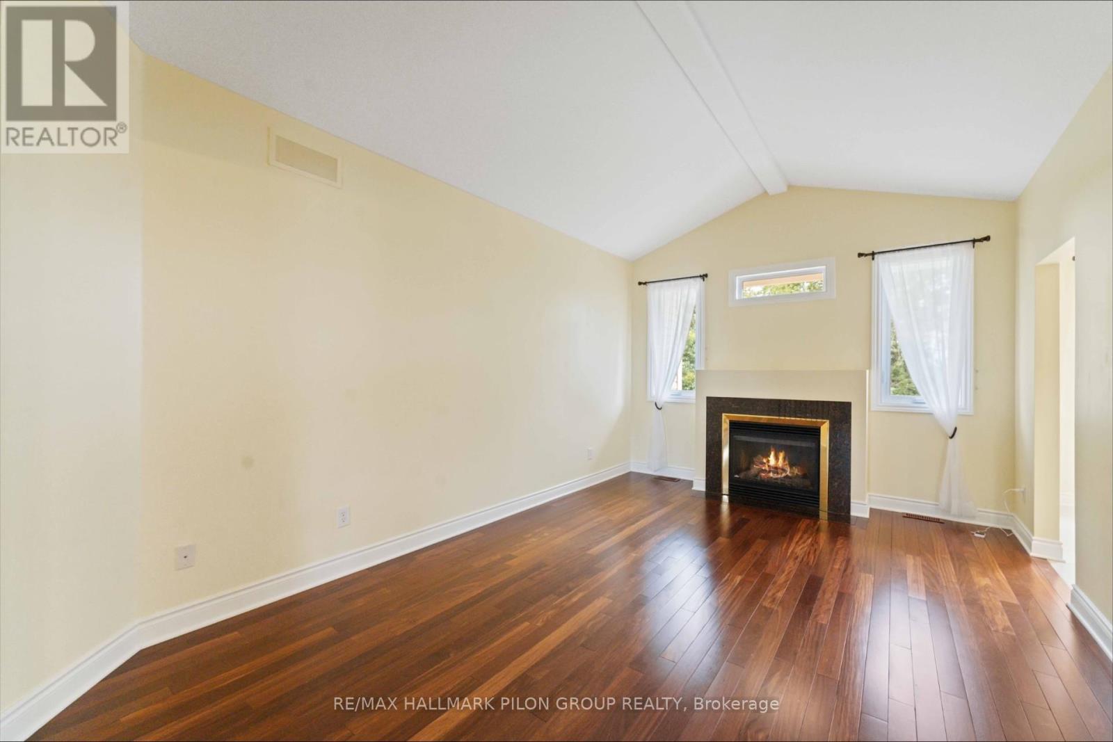 188 Whispering Winds Way, Ottawa, Ontario  K1W 0B5 - Photo 4 - X12377297