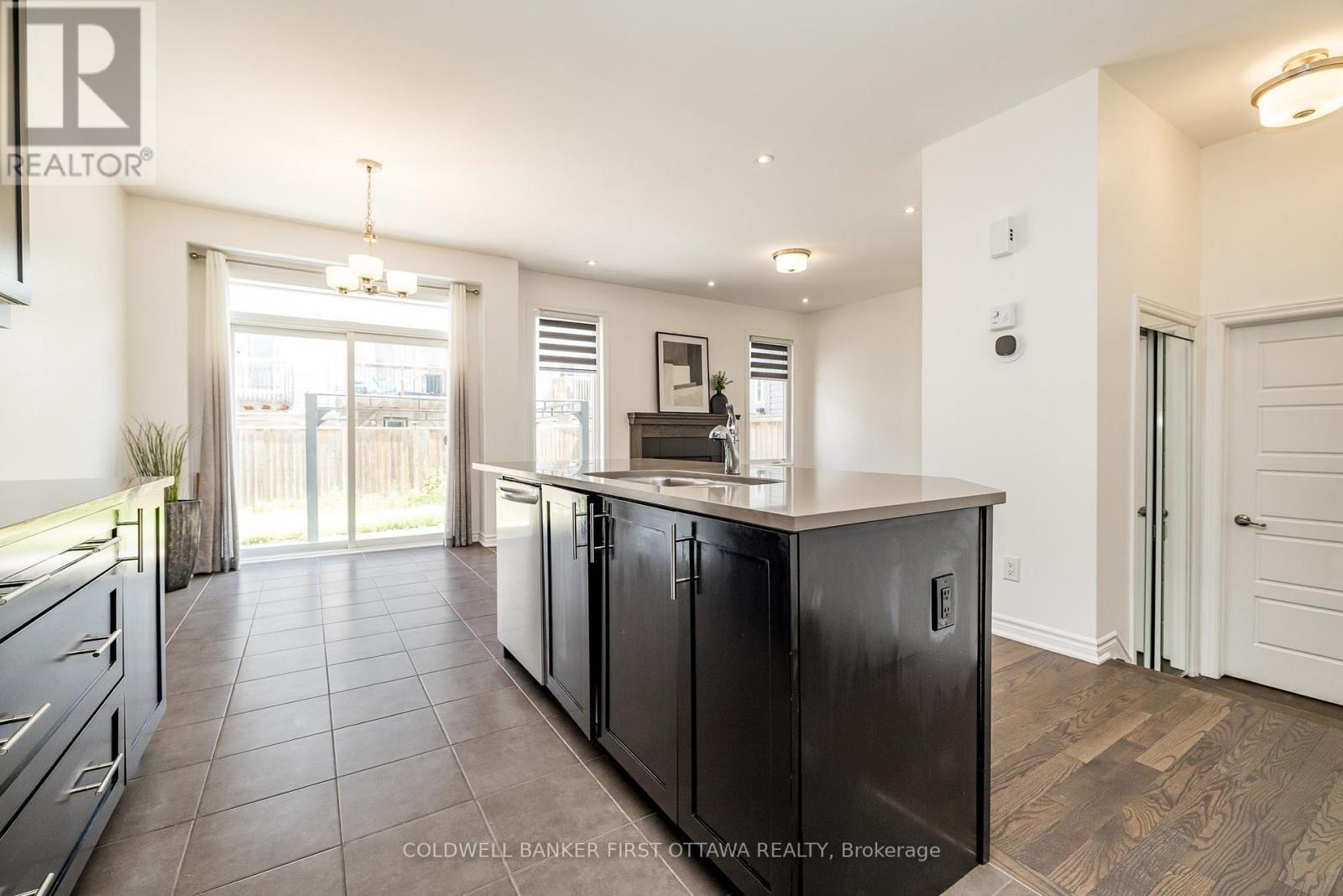 170 Flowing Creek Circle, Ottawa, Ontario  K2M 0K2 - Photo 11 - X12377305