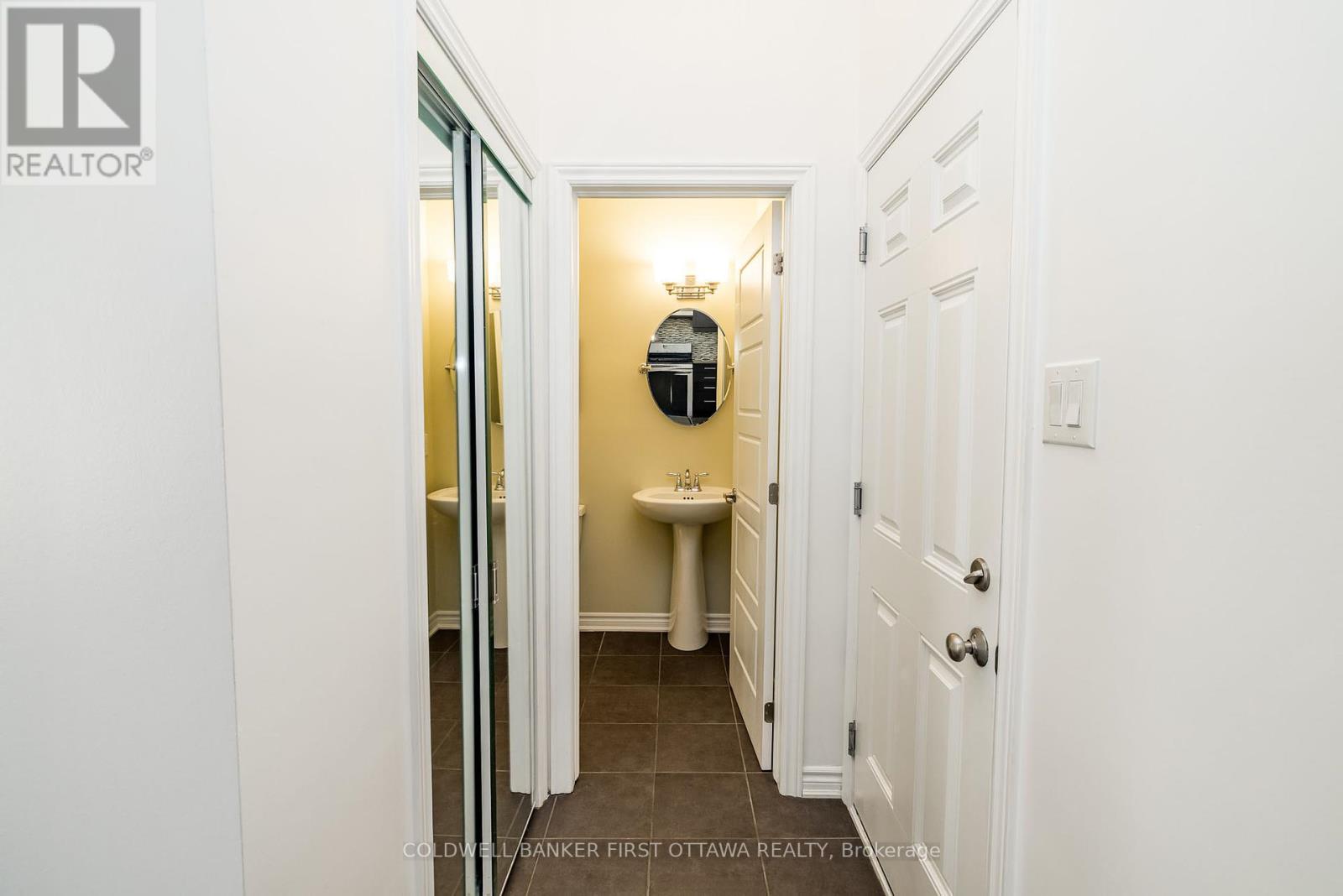 170 Flowing Creek Circle, Ottawa, Ontario  K2M 0K2 - Photo 12 - X12377305