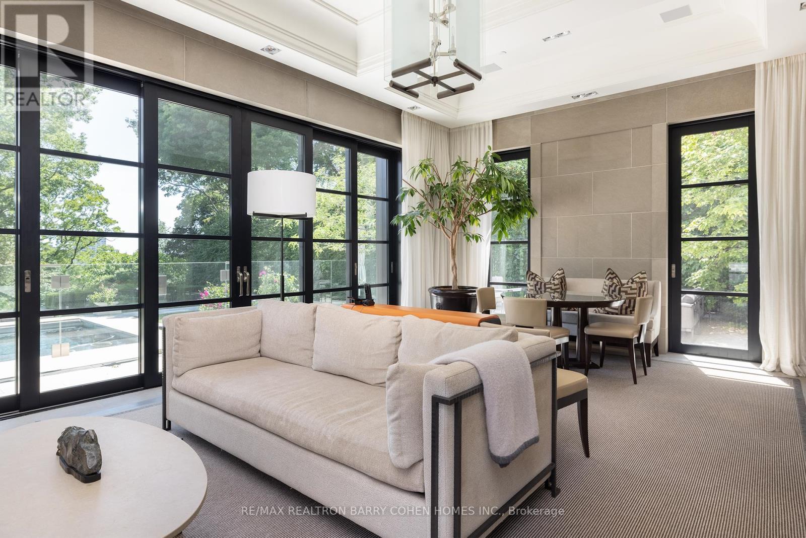 17 Ardwold Gate, Toronto (Casa Loma), Ontario  M5R 2W1 - Photo 13 - C12377052