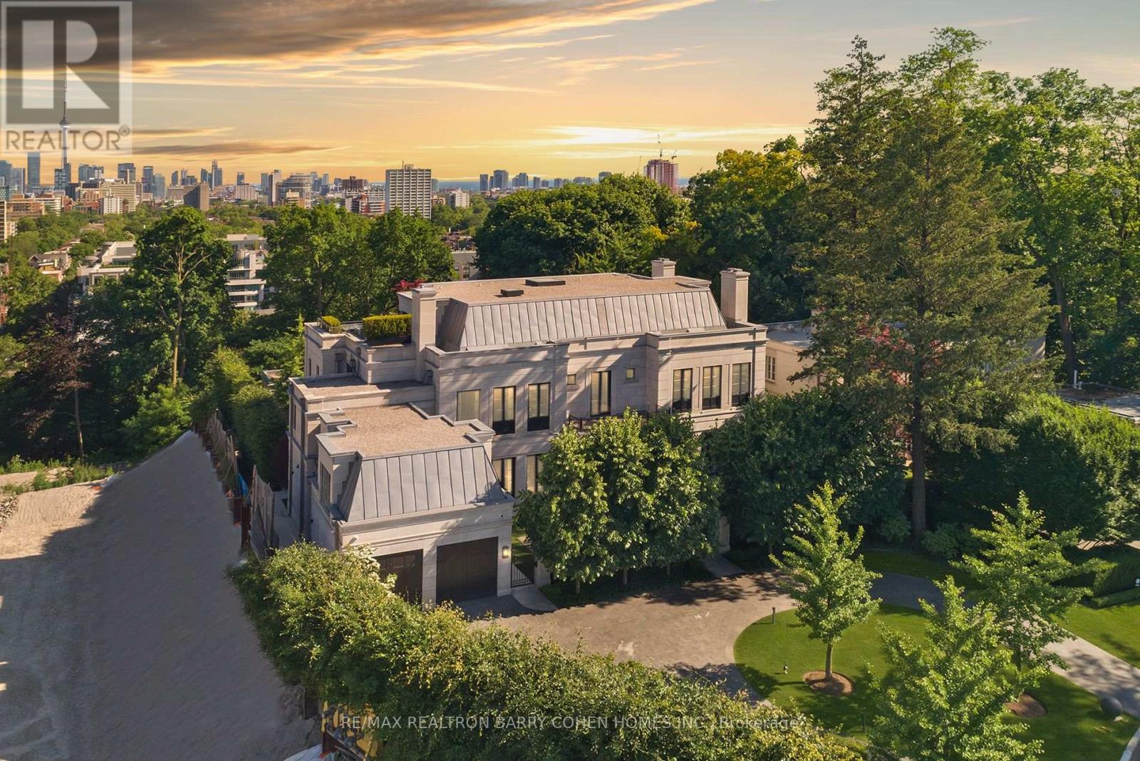 17 Ardwold Gate, Toronto (Casa Loma), Ontario  M5R 2W1 - Photo 2 - C12377052