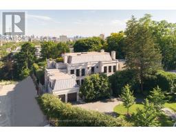 17 ARDWOLD GATE, Toronto, Ontario