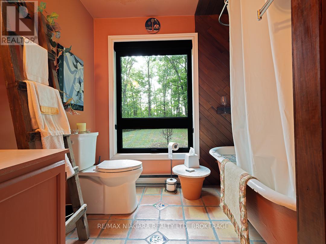 4121 Fox Road, Fort Erie, Ontario  L0S 1S0 - Photo 20 - X12377256