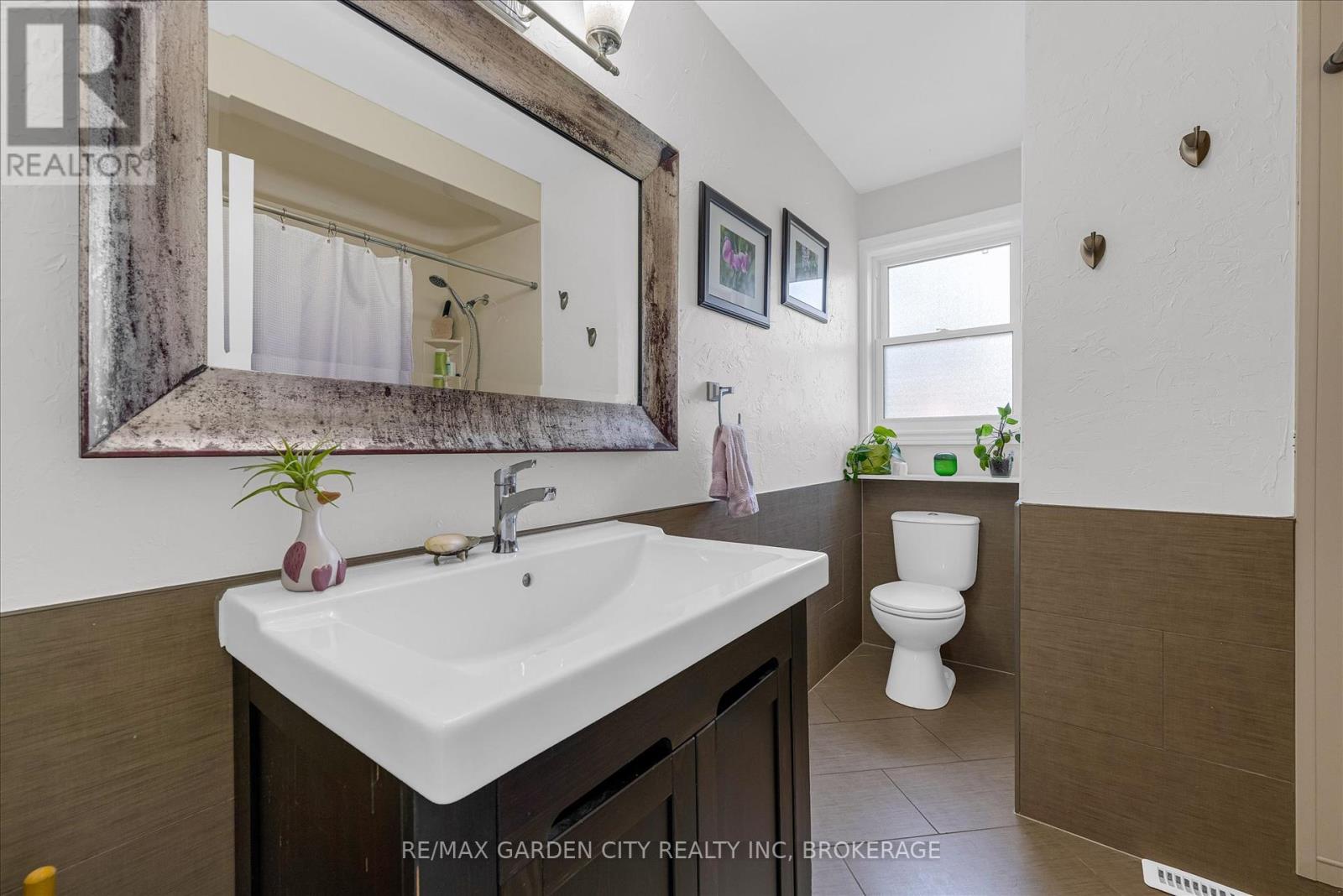 15 Jasmin Crescent, St. Catharines, Ontario  L2T 2B9 - Photo 16 - X12377321