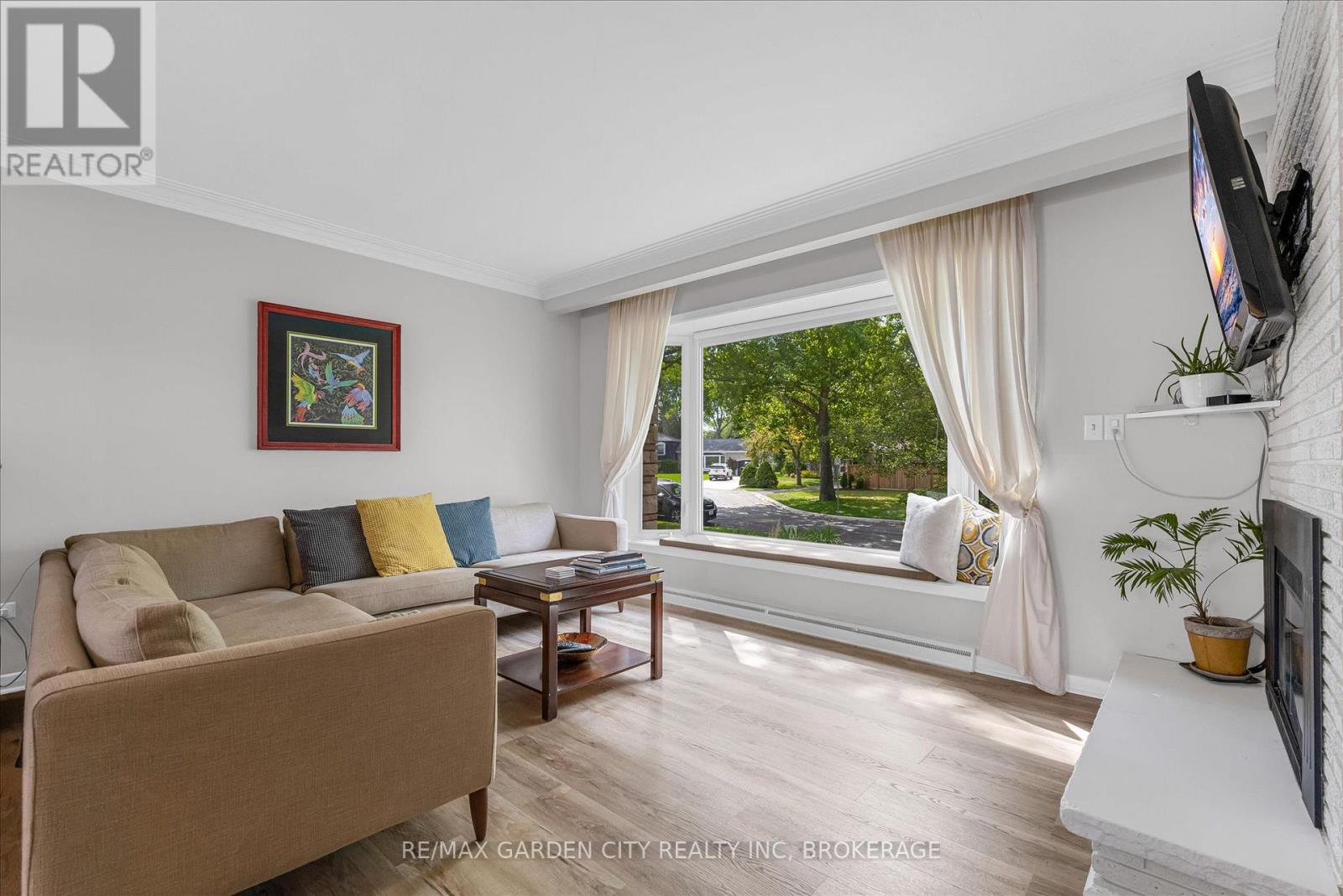 15 Jasmin Crescent, St. Catharines, Ontario  L2T 2B9 - Photo 6 - X12377321