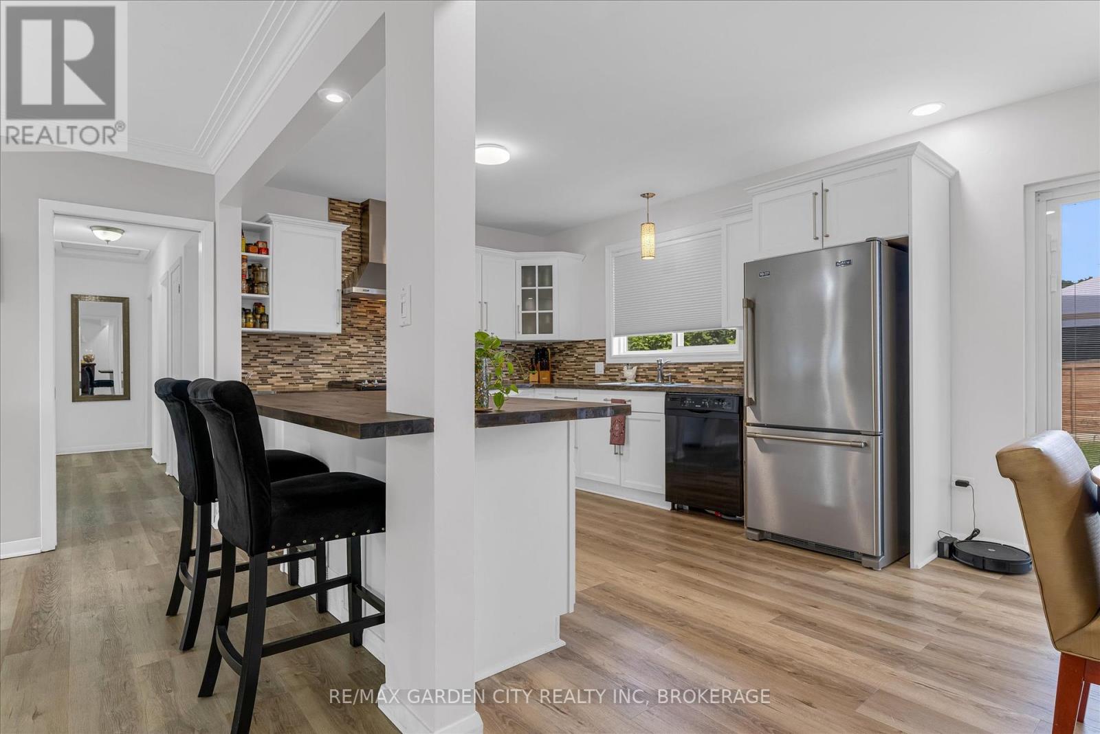 15 Jasmin Crescent, St. Catharines, Ontario  L2T 2B9 - Photo 9 - X12377321