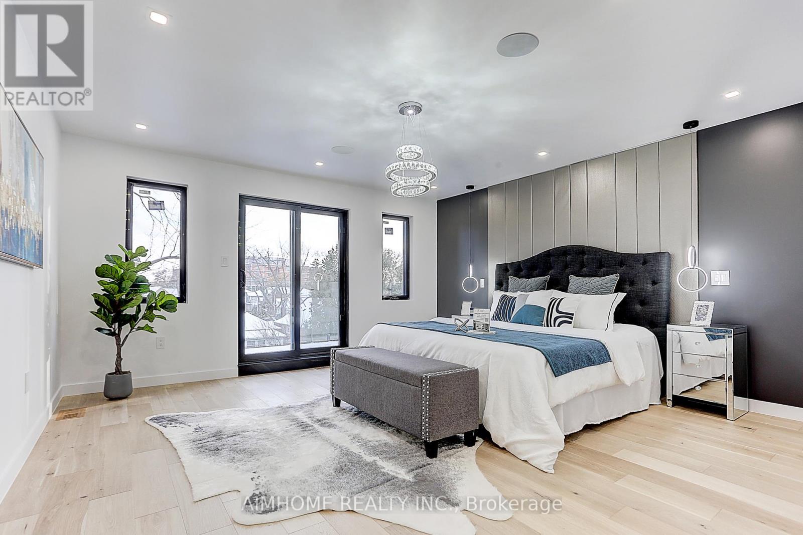 Room 1 - 15 Holborne Avenue, Toronto, Ontario  M4C 2P8 - Photo 3 - E12377193