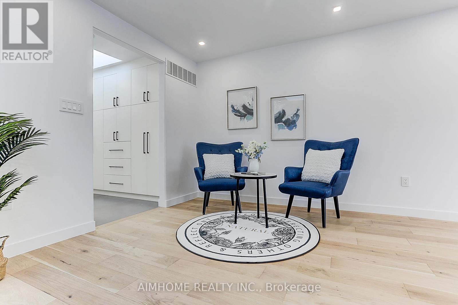 Room 1 - 15 Holborne Avenue, Toronto, Ontario  M4C 2P8 - Photo 6 - E12377193