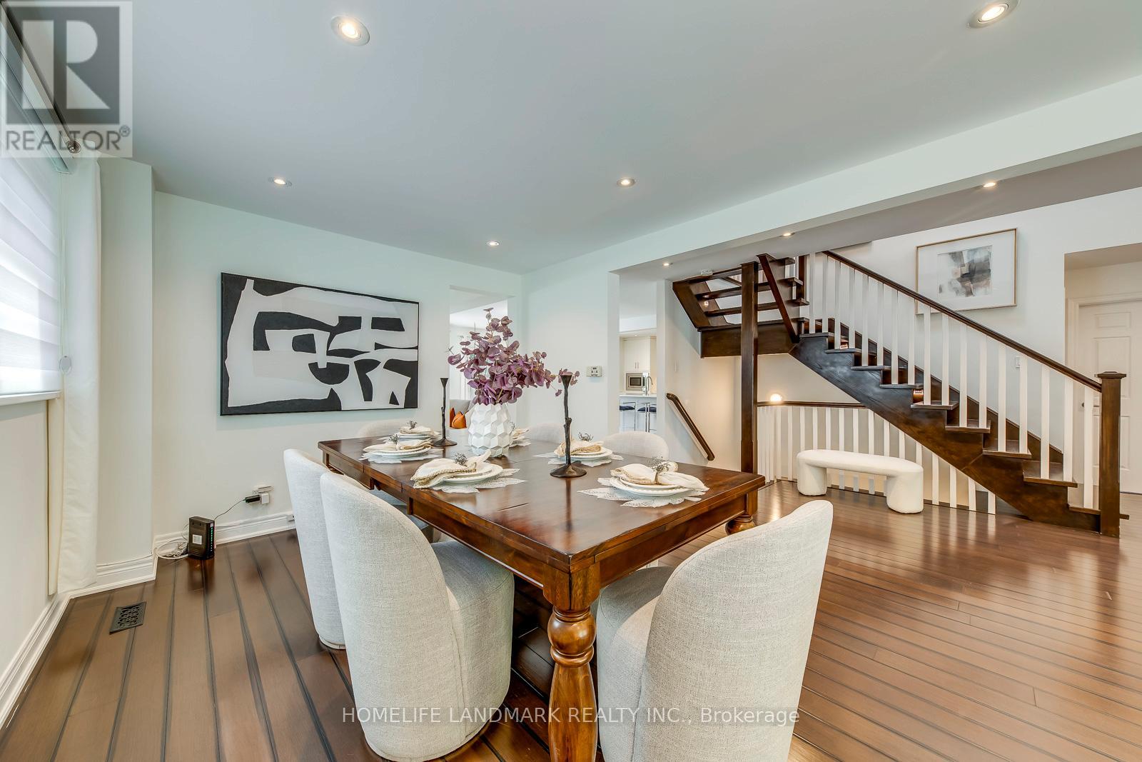 1076 Montrose Abbey Drive, Oakville, Ontario  L6M 1E7 - Photo 11 - W12376340