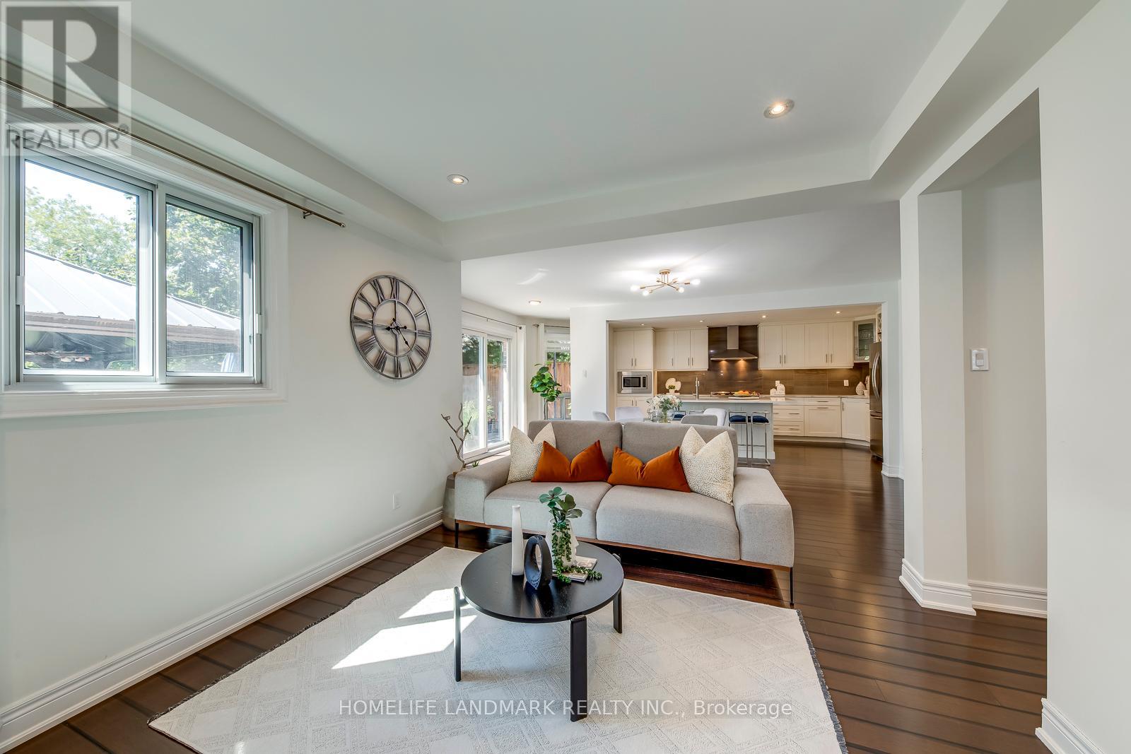 1076 Montrose Abbey Drive, Oakville, Ontario  L6M 1E7 - Photo 15 - W12376340