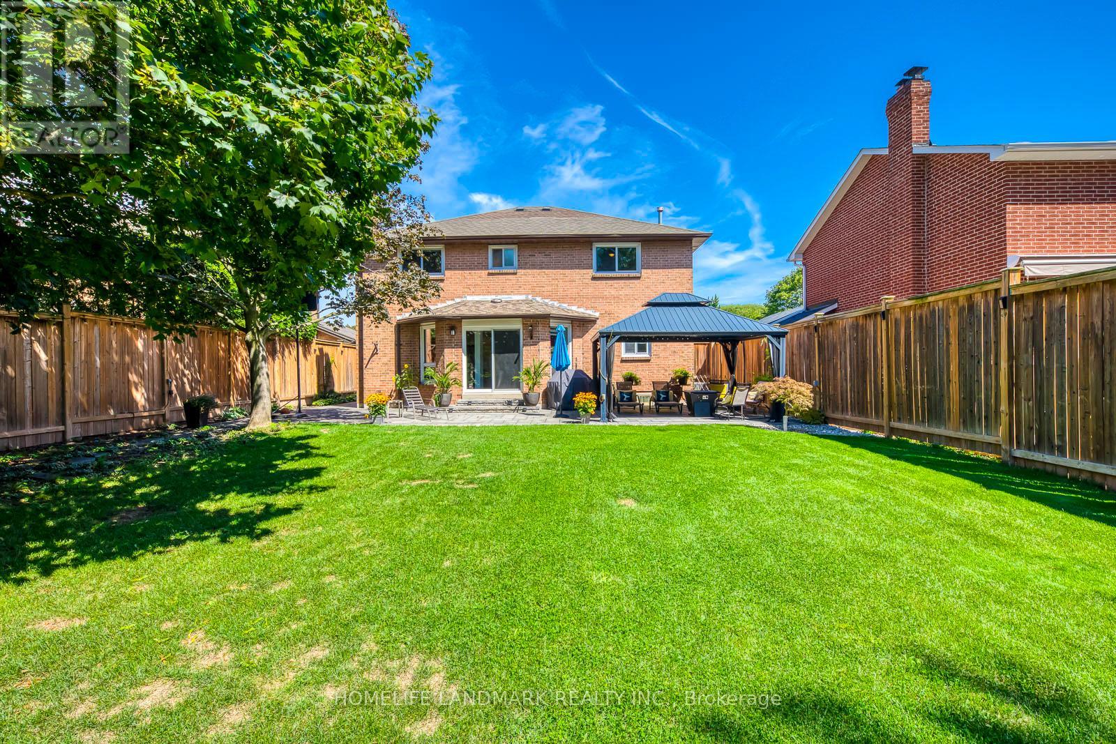 1076 Montrose Abbey Drive, Oakville, Ontario  L6M 1E7 - Photo 47 - W12376340