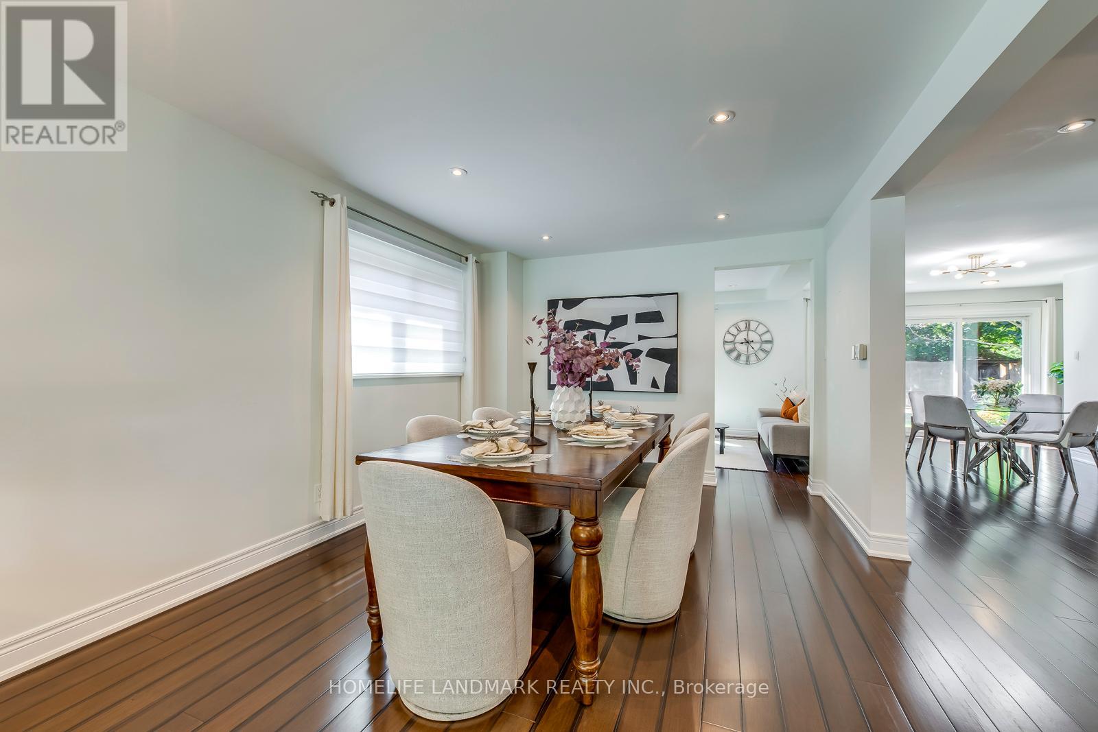 1076 Montrose Abbey Drive, Oakville, Ontario  L6M 1E7 - Photo 9 - W12376340