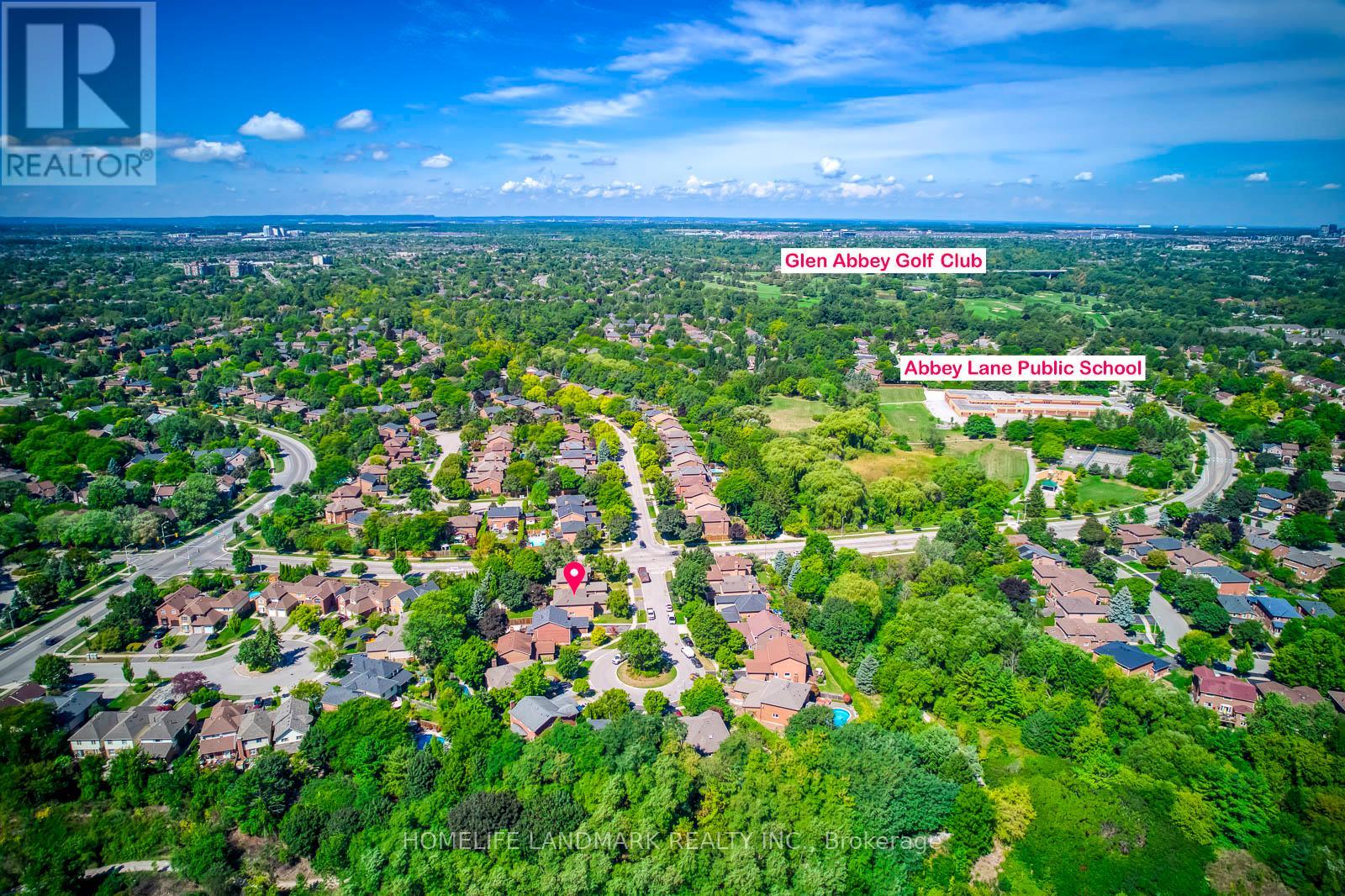 1076 Montrose Abbey Drive, Oakville, Ontario  L6M 1E7 - Photo 4 - W12376340