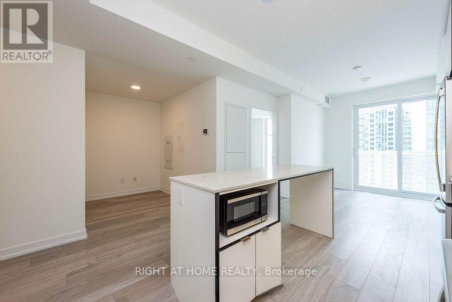 701 - 4065 Confederation Parkway, Mississauga, Ontario  L5B 0L4 - Photo 2 - W12376980