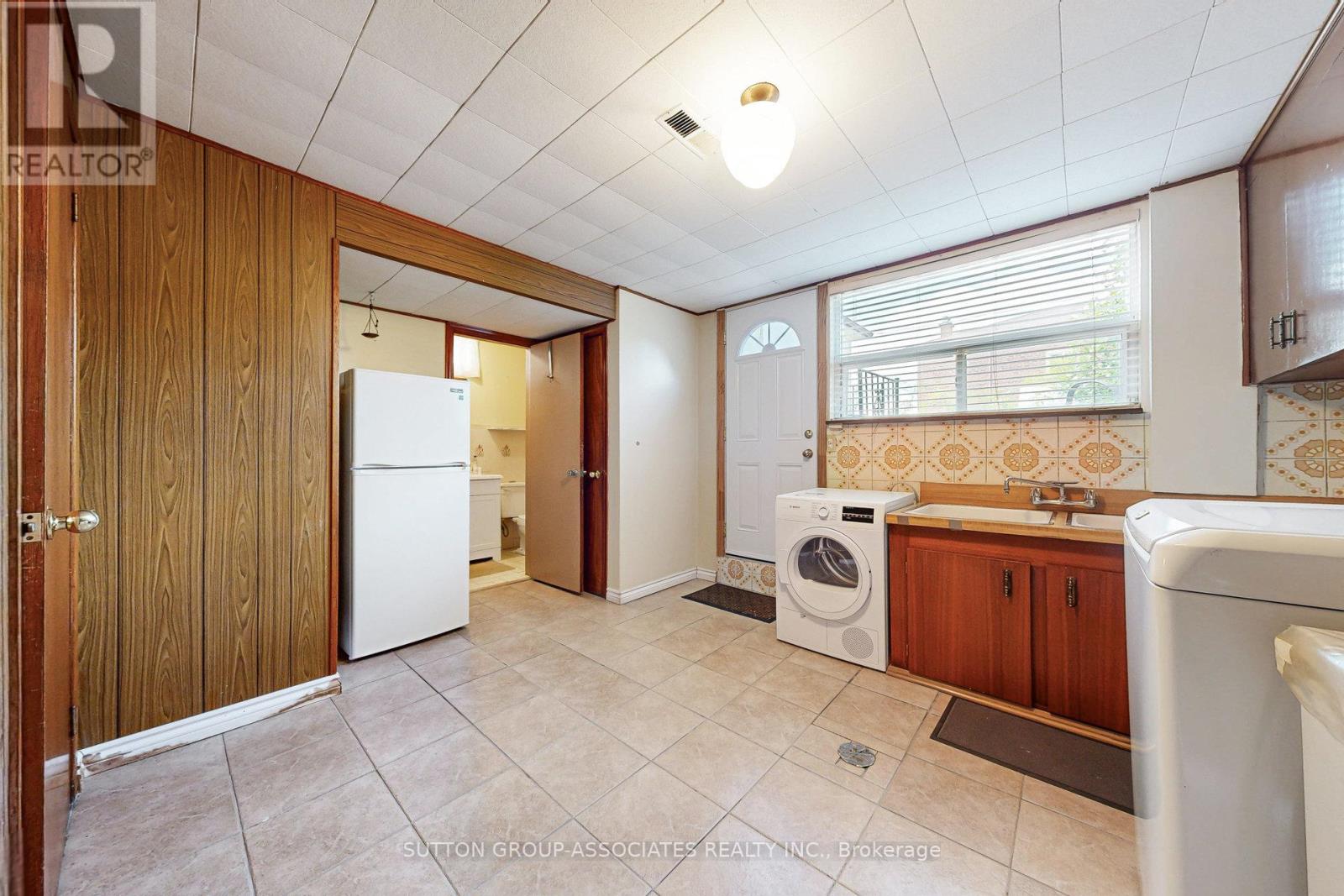 22 Woodenhill Court, Toronto, Ontario  M6M 1K9 - Photo 26 - W12376984