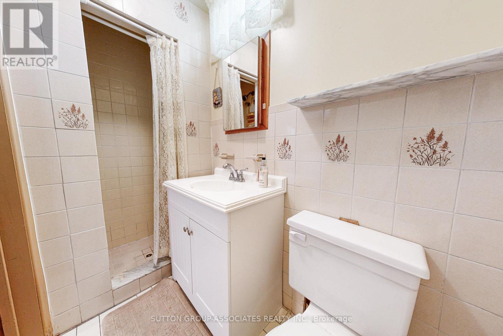 22 Woodenhill Court, Toronto, Ontario  M6M 1K9 - Photo 27 - W12376984