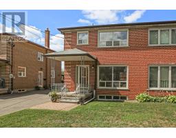 22 WOODENHILL COURT, Toronto, Ontario