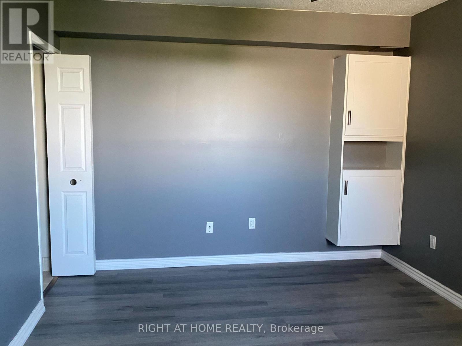 1304 - 240 Scarlett Road, Toronto, Ontario  M6N 4X4 - Photo 13 - W12377027