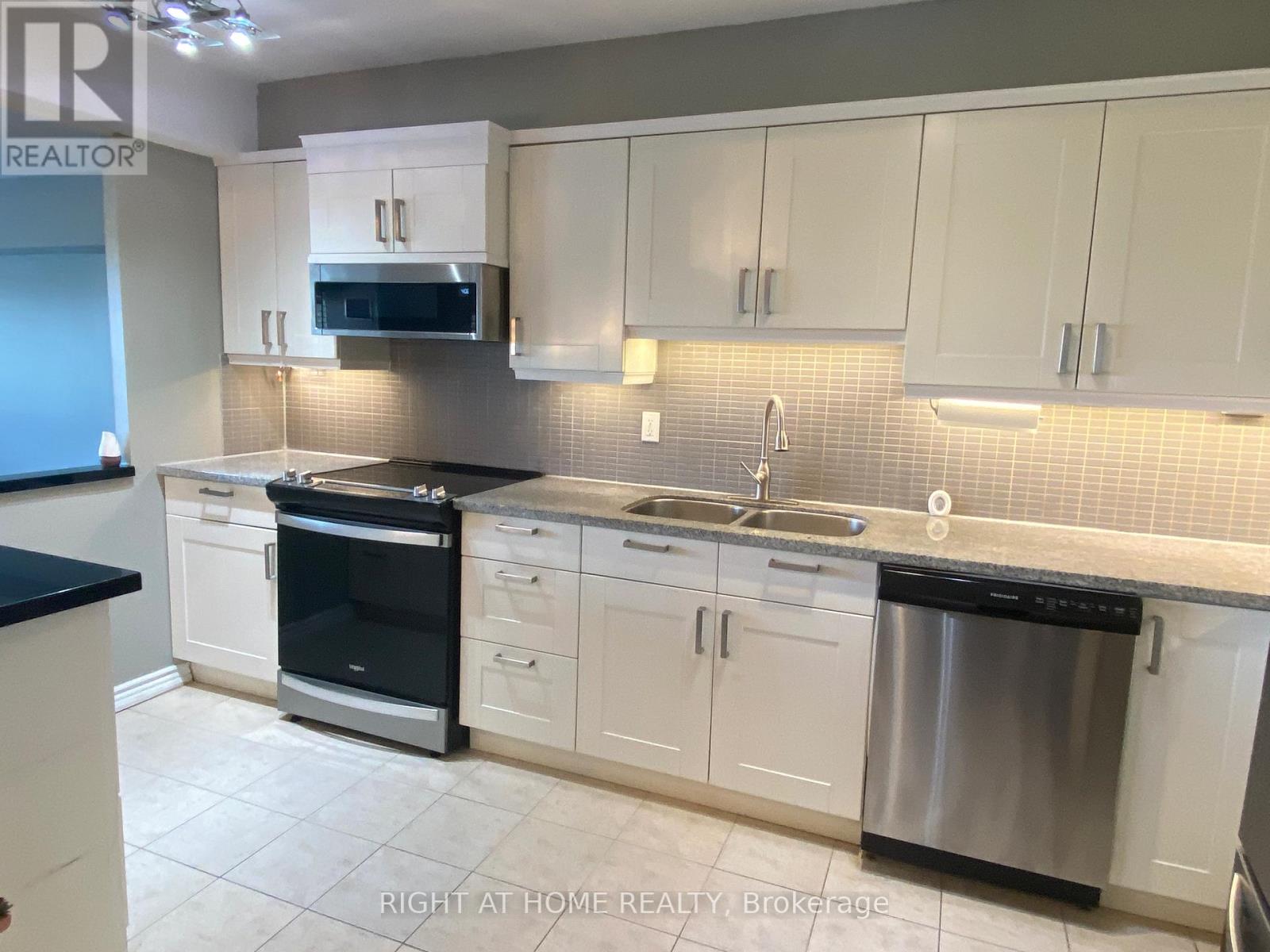1304 - 240 Scarlett Road, Toronto, Ontario  M6N 4X4 - Photo 4 - W12377027