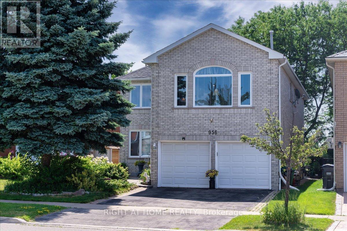 956 Winterton Way, Mississauga, Ontario  L5V 1M6 - Photo 1 - W12377057