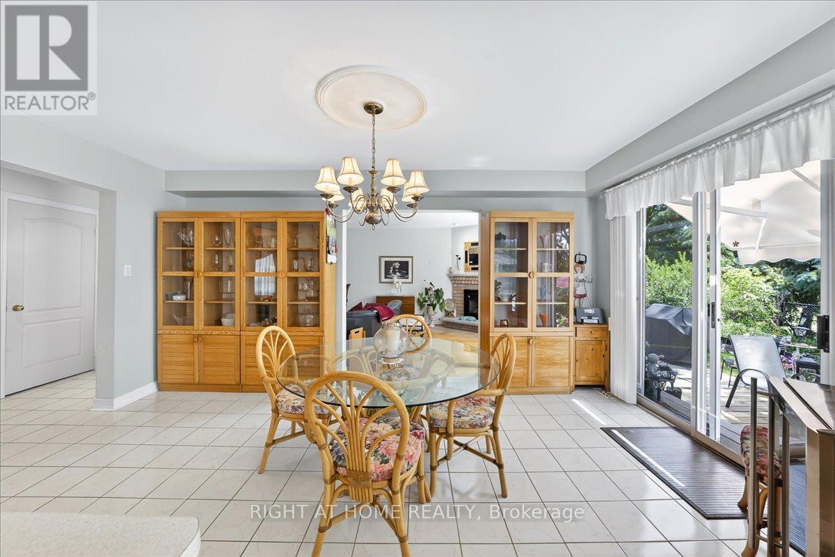 956 Winterton Way, Mississauga, Ontario  L5V 1M6 - Photo 24 - W12377057
