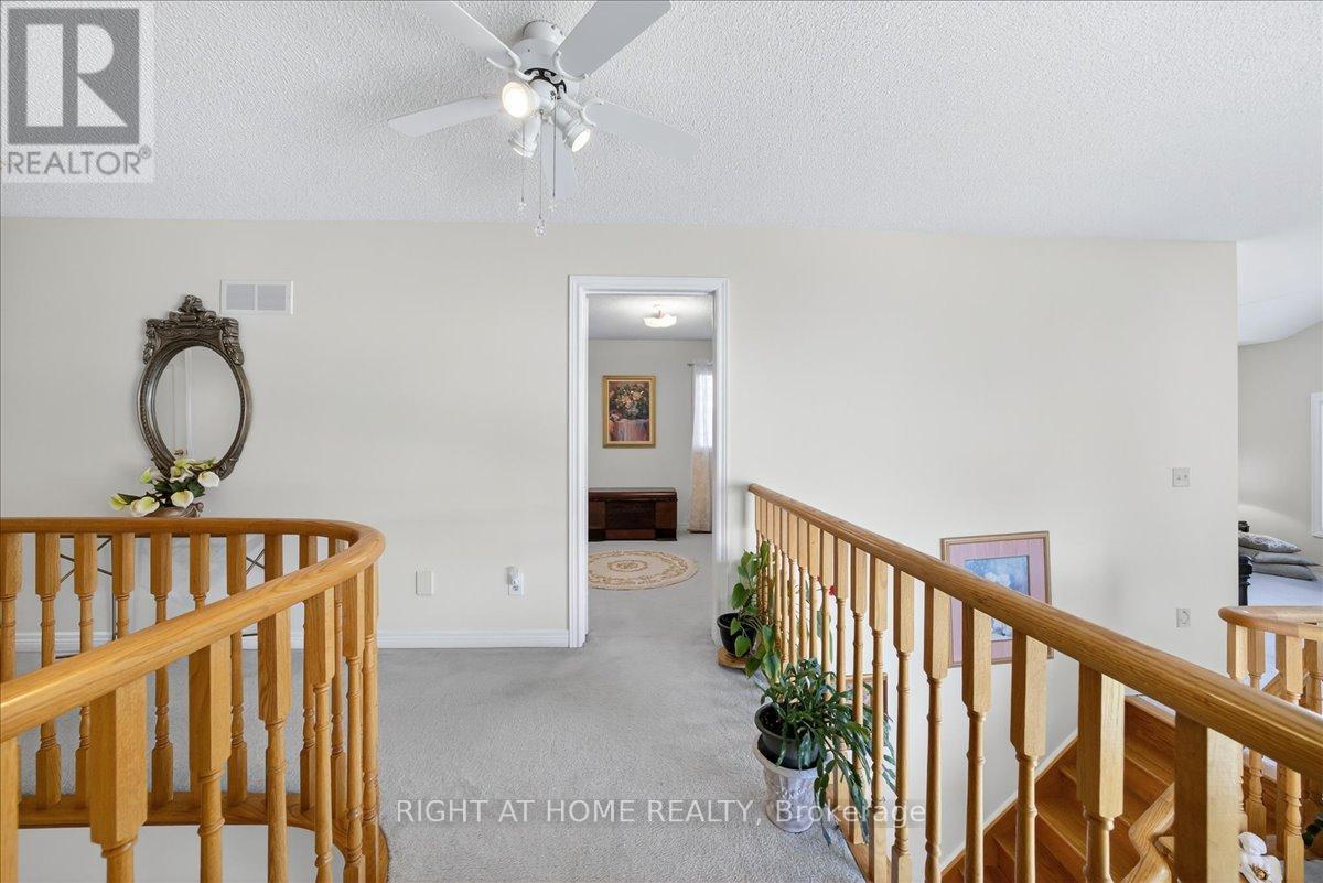 956 Winterton Way, Mississauga, Ontario  L5V 1M6 - Photo 39 - W12377057