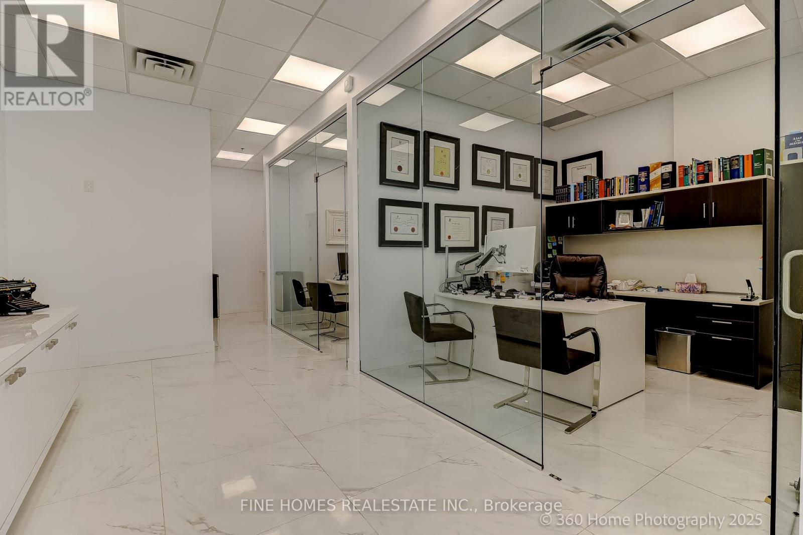 1 De Boers Drive, Toronto, Ontario  M3J 0G6 - Photo 15 - W12377058