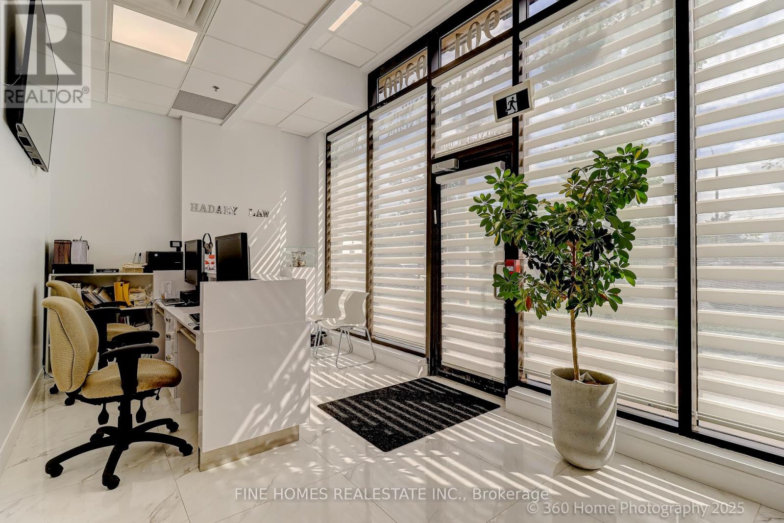 1 De Boers Drive, Toronto, Ontario  M3J 0G6 - Photo 16 - W12377058