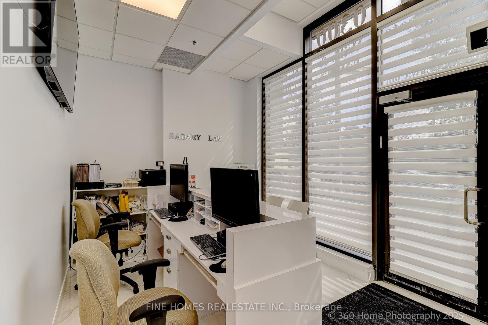 1 De Boers Drive, Toronto, Ontario  M3J 0G6 - Photo 18 - W12377058