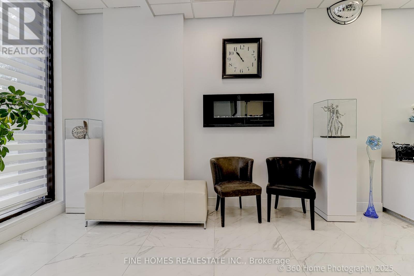 1 De Boers Drive, Toronto, Ontario  M3J 0G6 - Photo 19 - W12377058