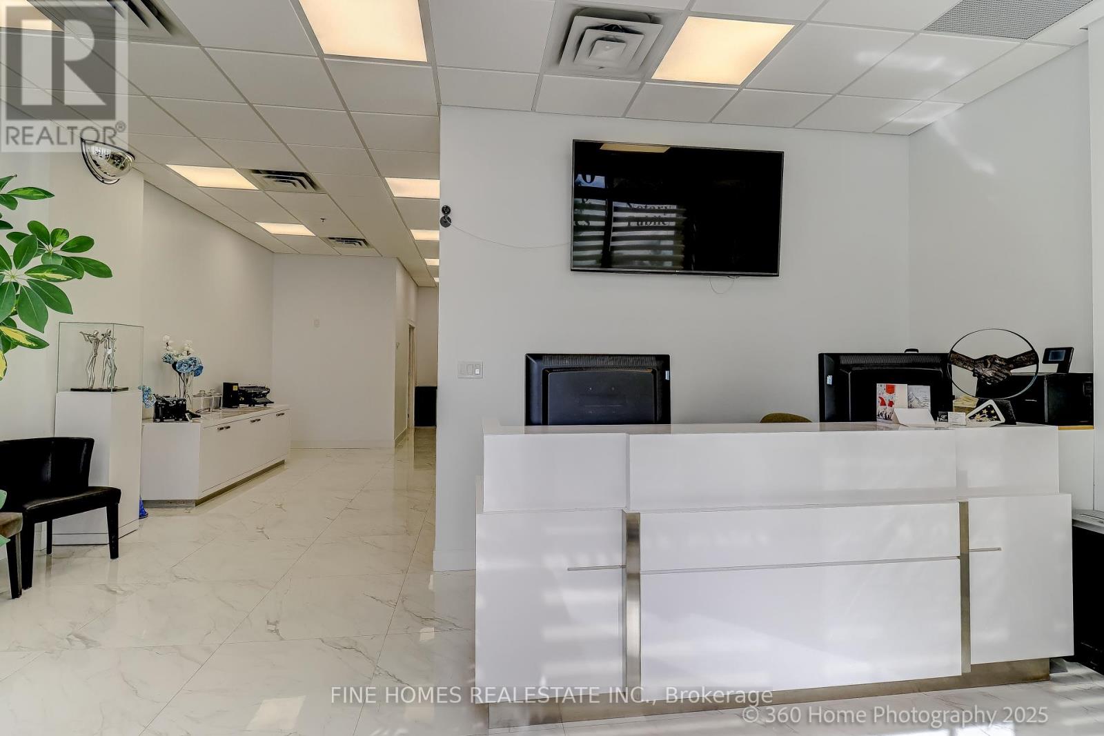 1 De Boers Drive, Toronto, Ontario  M3J 0G6 - Photo 20 - W12377058