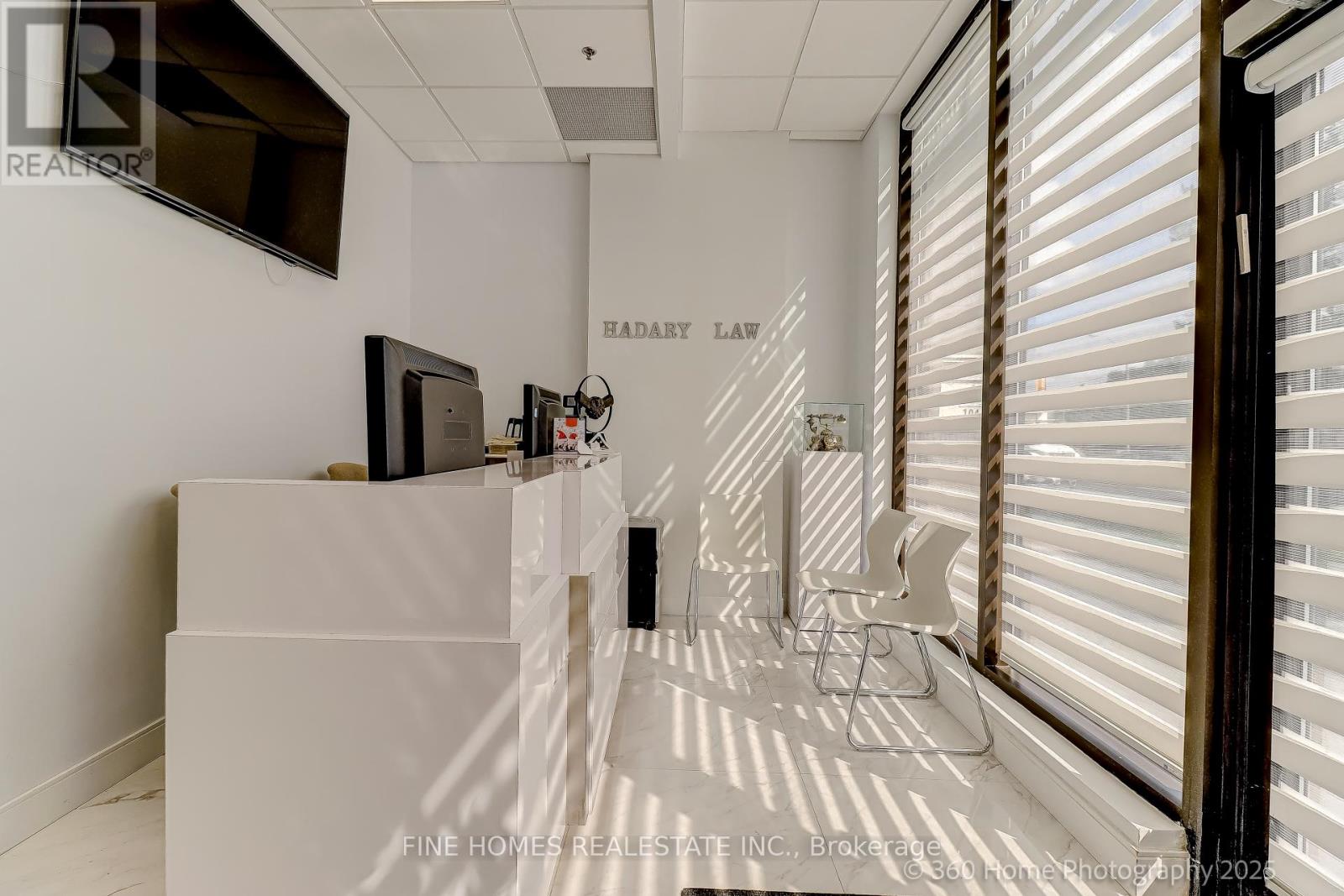 1 De Boers Drive, Toronto, Ontario  M3J 0G6 - Photo 21 - W12377058