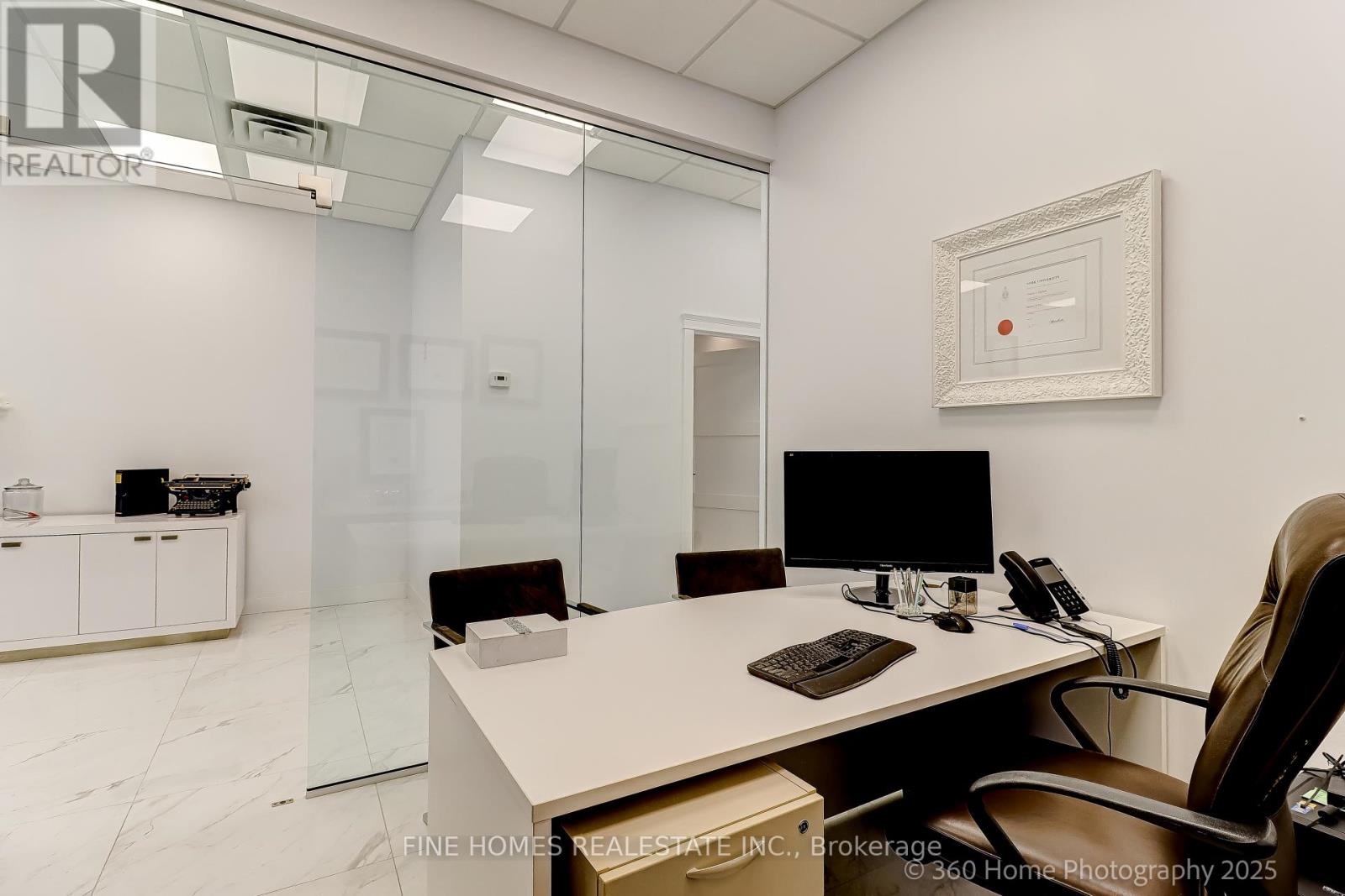 1 De Boers Drive, Toronto, Ontario  M3J 0G6 - Photo 8 - W12377058