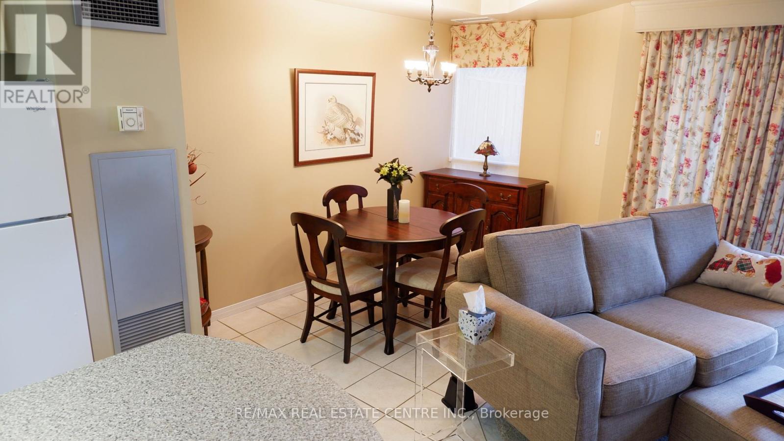105 - 24 Chapel Street, Halton Hills, Ontario  L7G 6A7 - Photo 7 - W12377098