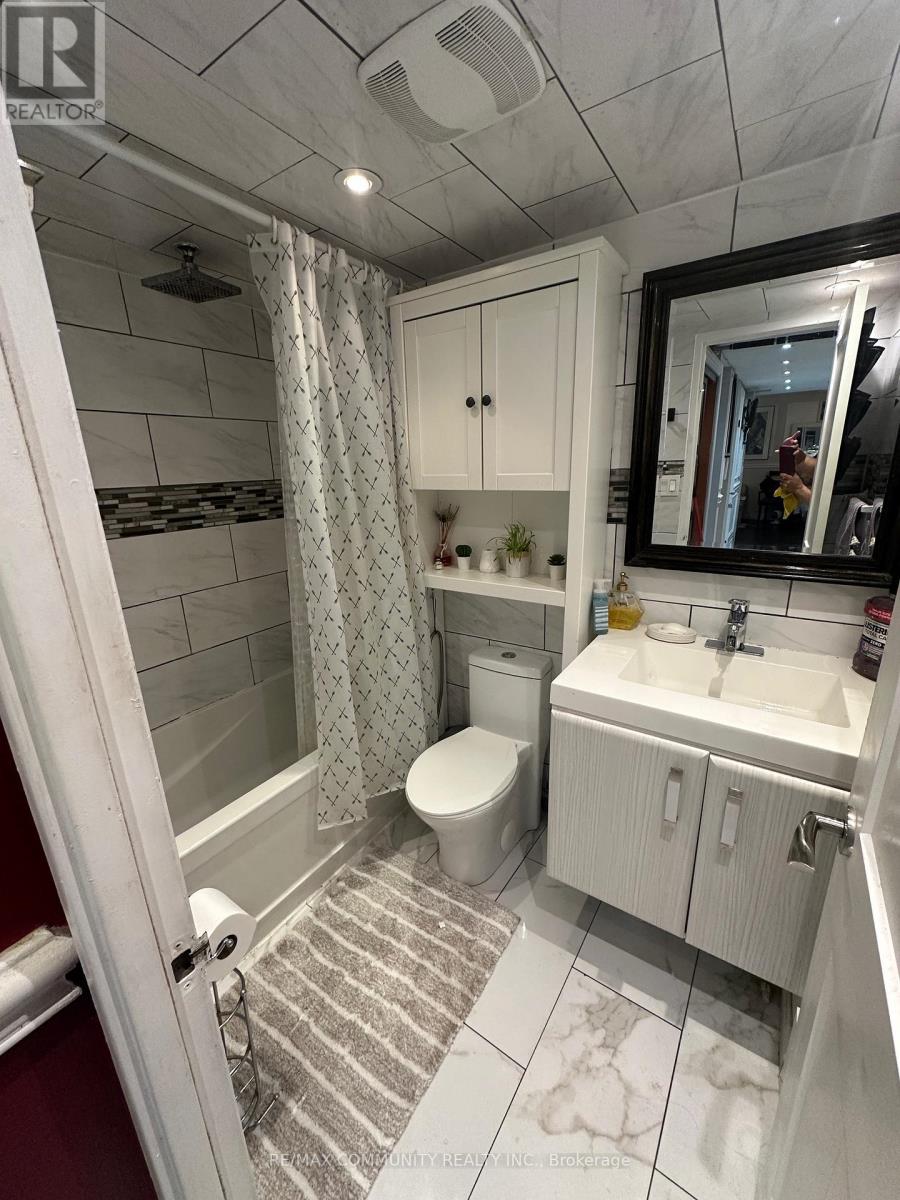 1604 - 370 Dixon Road, Toronto, Ontario  M9R 1T2 - Photo 10 - W12377112