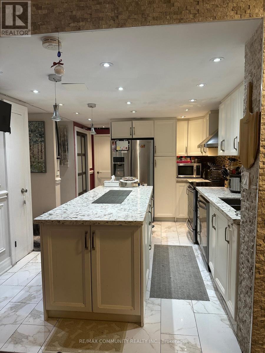 1604 - 370 Dixon Road, Toronto, Ontario  M9R 1T2 - Photo 3 - W12377112