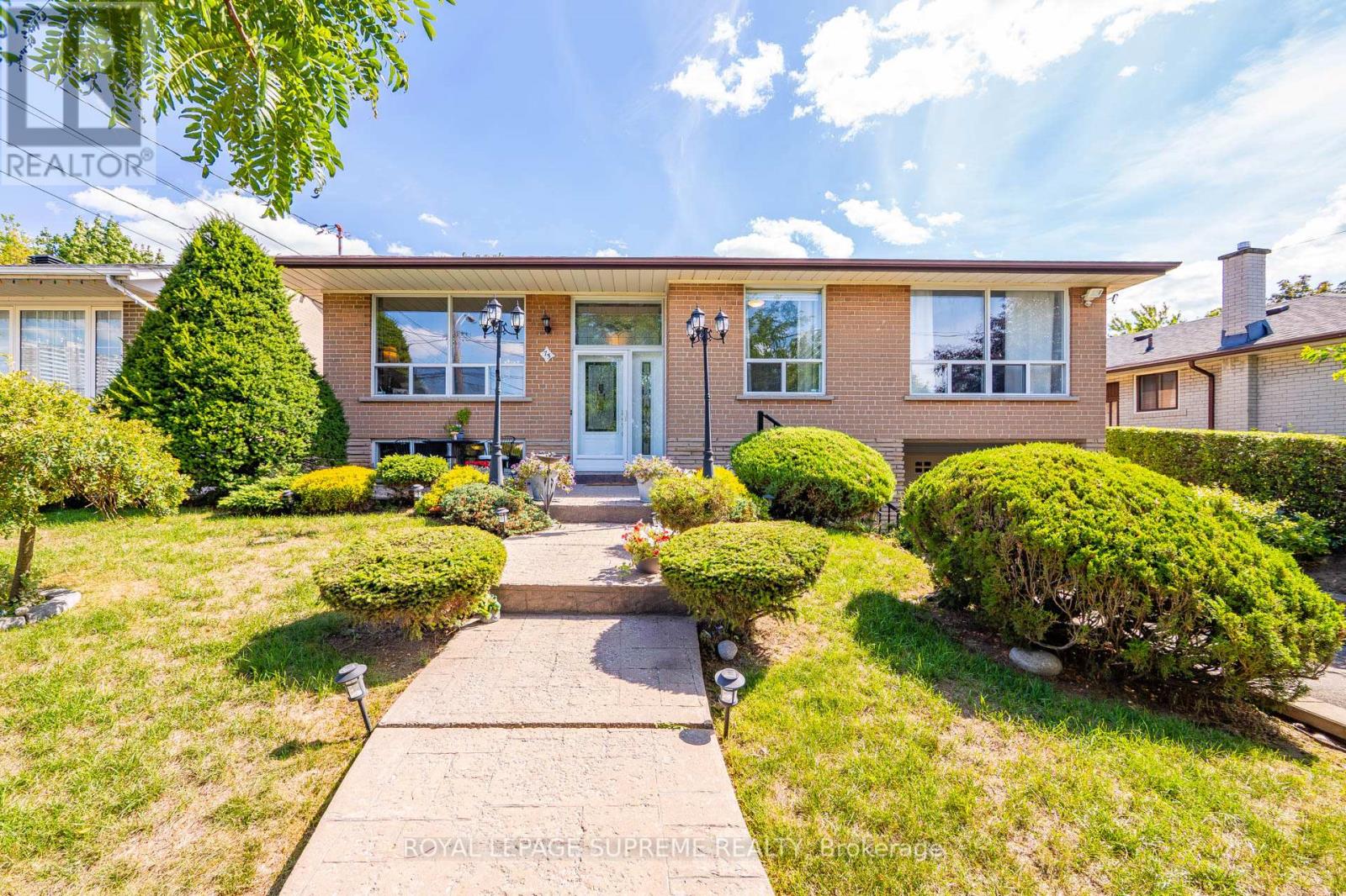 75 WINDHILL CRESCENT, Toronto, Ontario