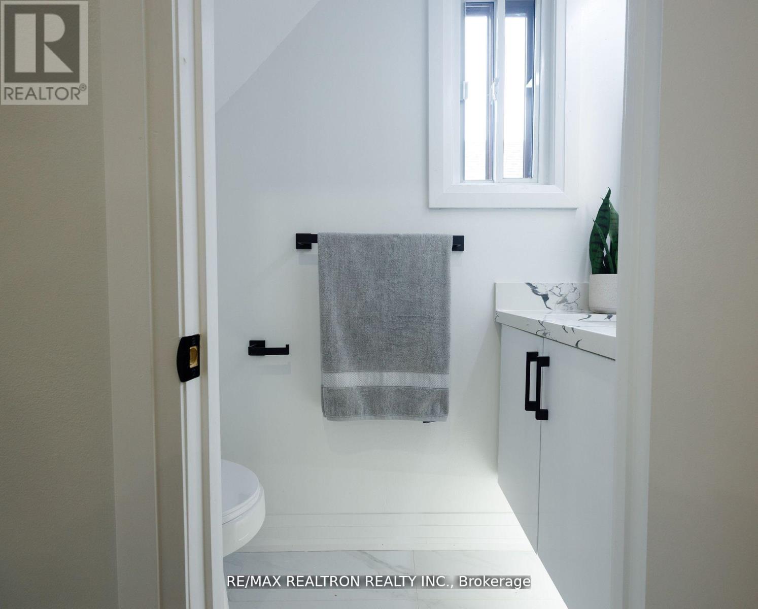 77 Hatherley Road, Toronto, Ontario  M6E 1V8 - Photo 13 - W12377172