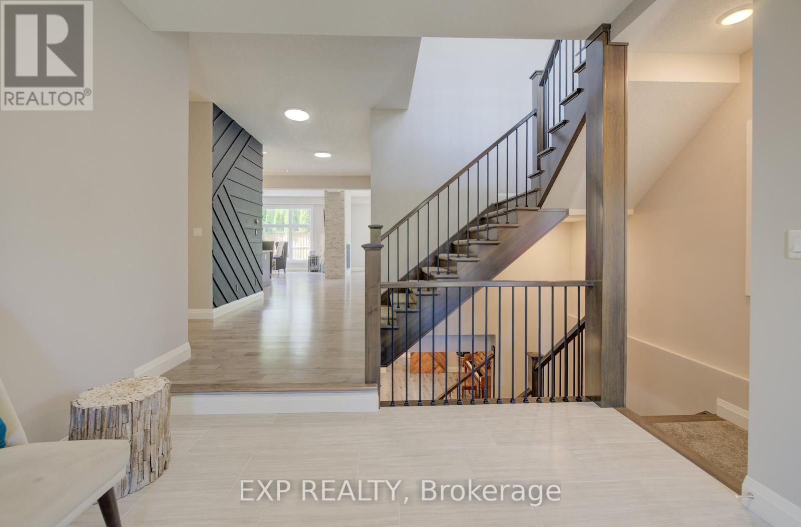 Property at 11 DEER CREEK STREET image 3
