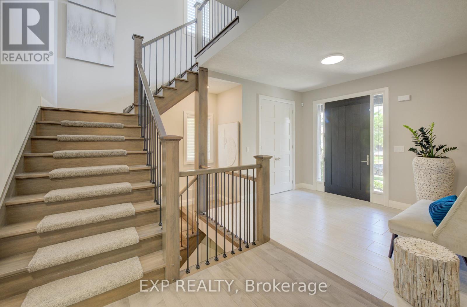 Property at 11 DEER CREEK STREET image 4