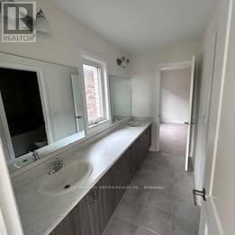 245 Leslie Davis Street, North Dumfries, Ontario  N0B 1E0 - Photo 6 - X12377078