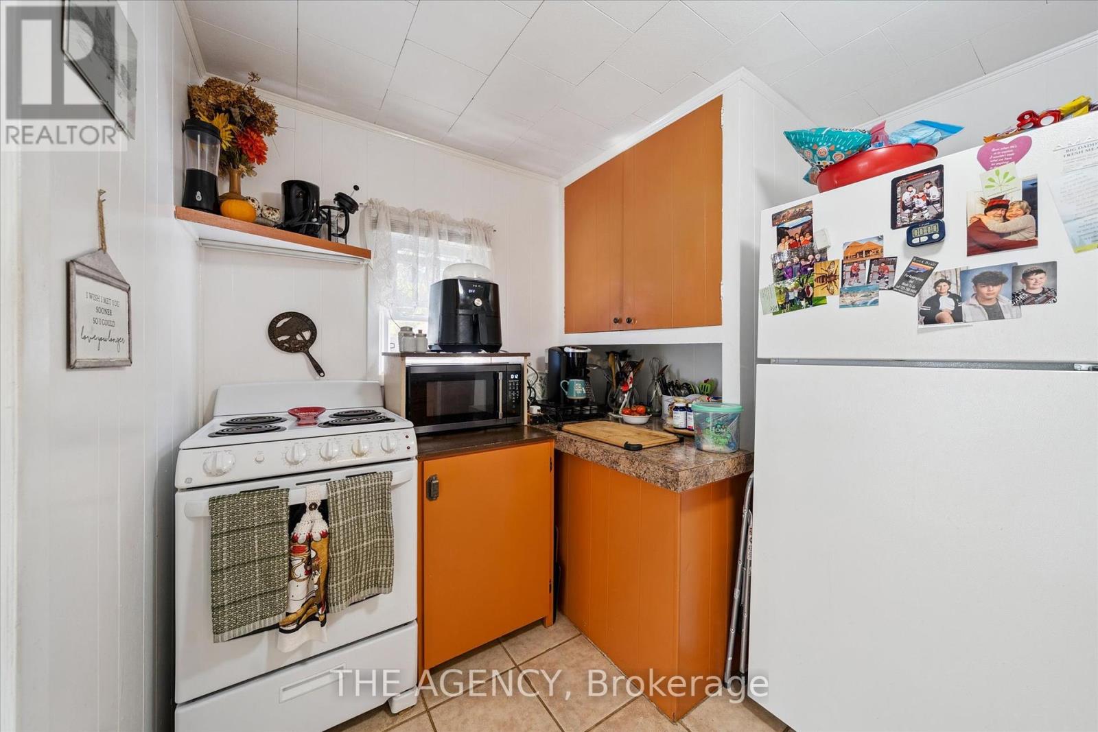 31 Brunel Road, Huntsville (Brunel), Ontario  P1H 1P4 - Photo 26 - X12377141